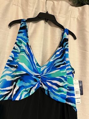NWT Simply Slim 3X (22-24W) Swim Dress with built in bottoms!